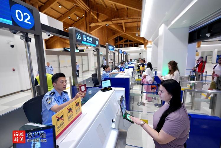 三亞鳳凰國際機場口岸上半年出入境人數(shù)突破47.3萬 口岸服務持續(xù)優(yōu)化保障客流暢通